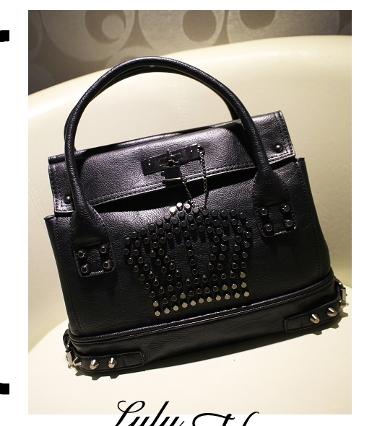 พร้อมส่ง กระเป๋าLuluhouse รุ่นL108-01Cr รุ่นนี้ดีไซน์สวยมากๆ ตกแต่งด้วยวัสดุสี silver สวยมากๆ